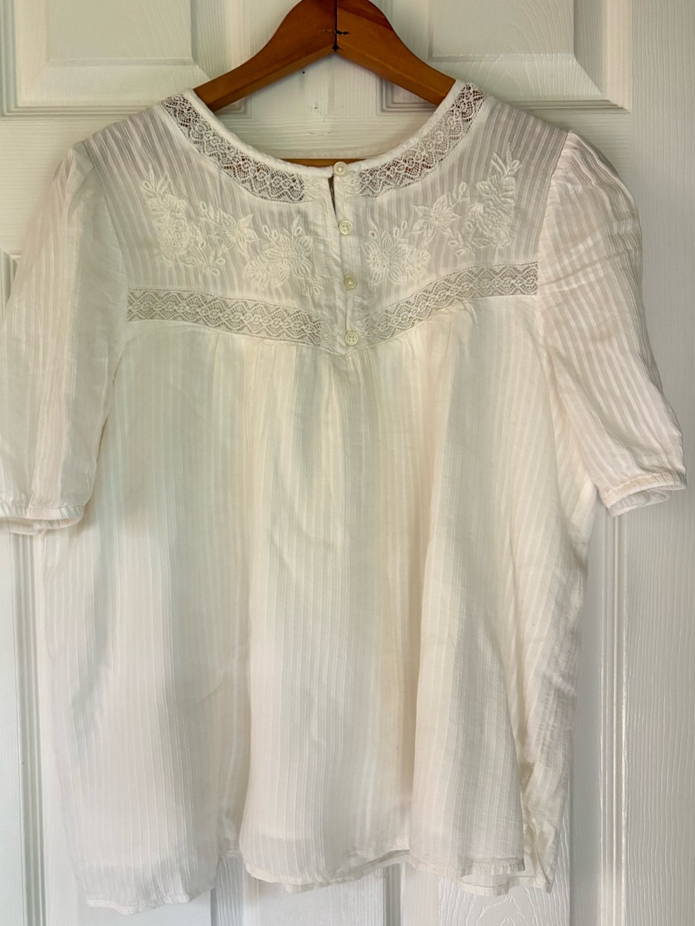 Women’s White Embroidered floral Lace Blouse women’s petite large short sleeve
